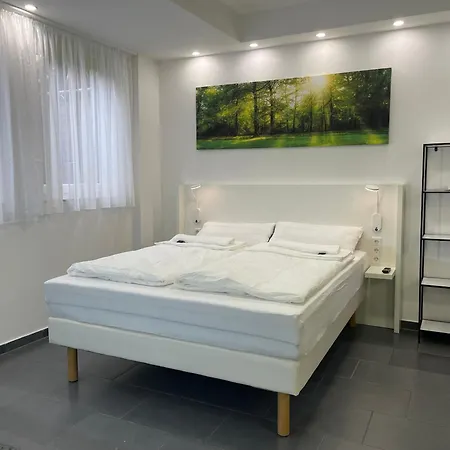 Apartment N27 - Modern Near Main Station - 24h Self-check-in Nuremberg